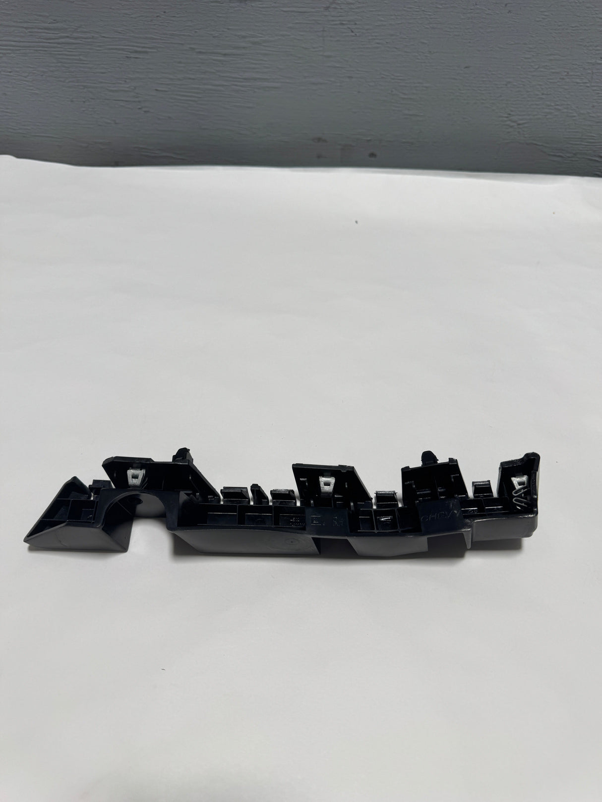 85594226 2021-2025 Tahoe or Suburban Passenger Side Front Bumper Guide Bracket Genuine Oem