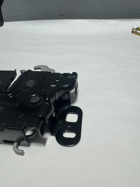 68375662AA 2022-2024 Jeep Grand Cherokee Hood Latch With Lever OEM