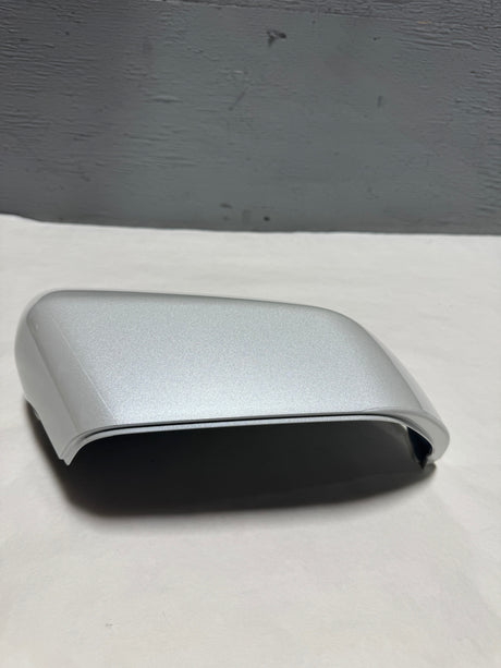 87915-0C100-A0-K2 2022-2024 Toyota Tundra Passenger Side Mirror Cover White 089 For Signal Equipped Only