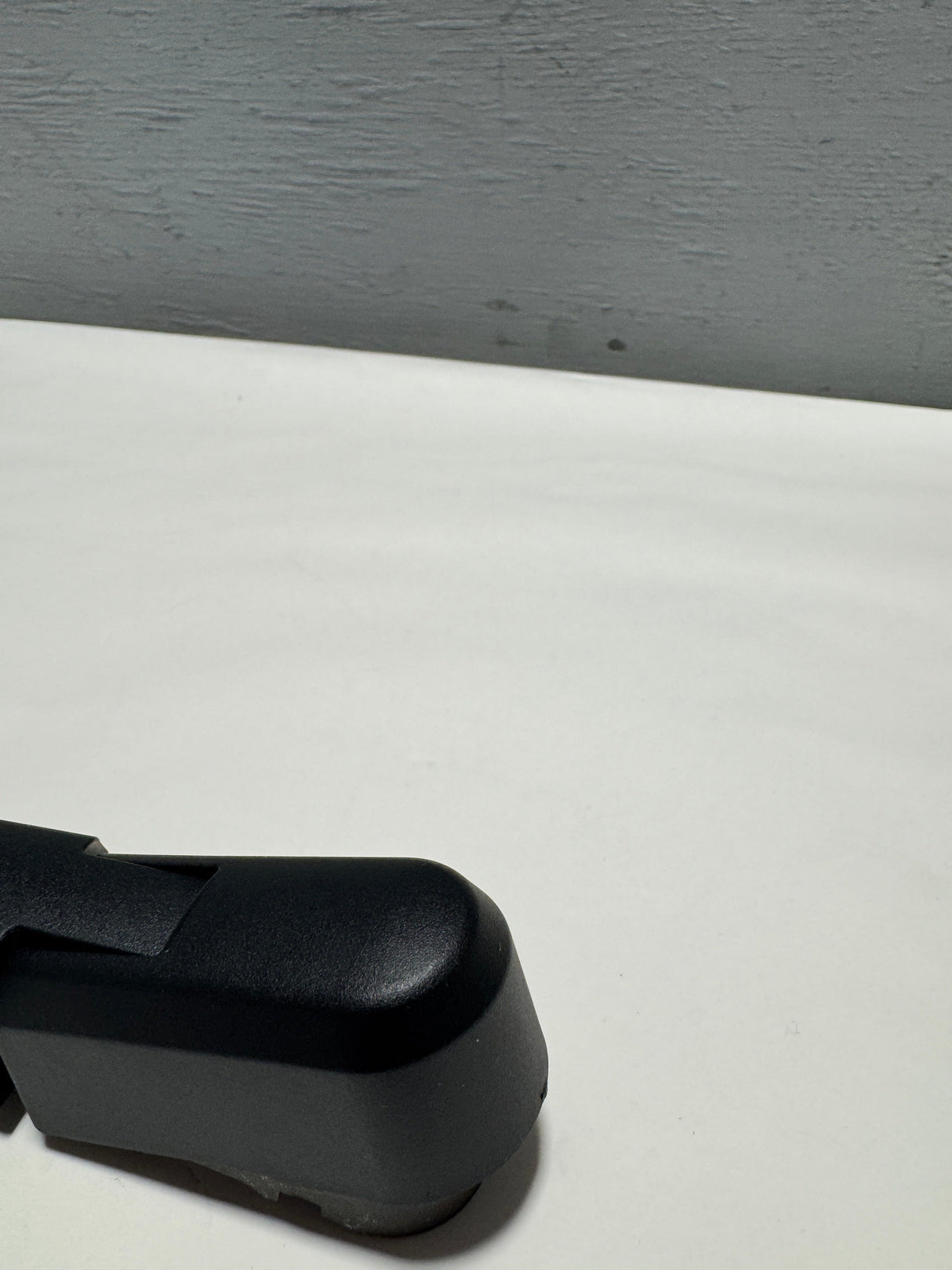 42896632 2022-2025 Chevrolet Trailblazer  Rear Window Wiper Arm Genuine OEM