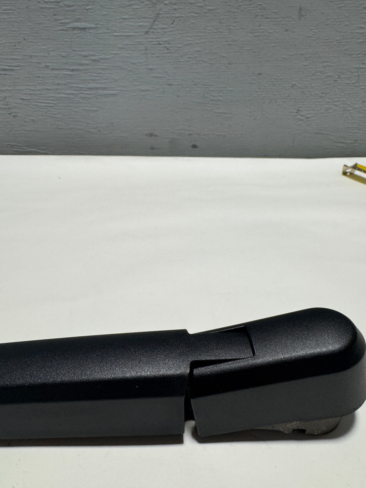 42896632 2022-2025 Chevrolet Trailblazer  Rear Window Wiper Arm Genuine OEM