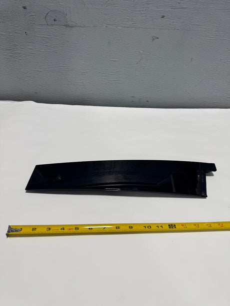 86526021 2022-2025 GMC Sierra Black Driver Side Windshield Pillar Trim Molding With Grab Handle
