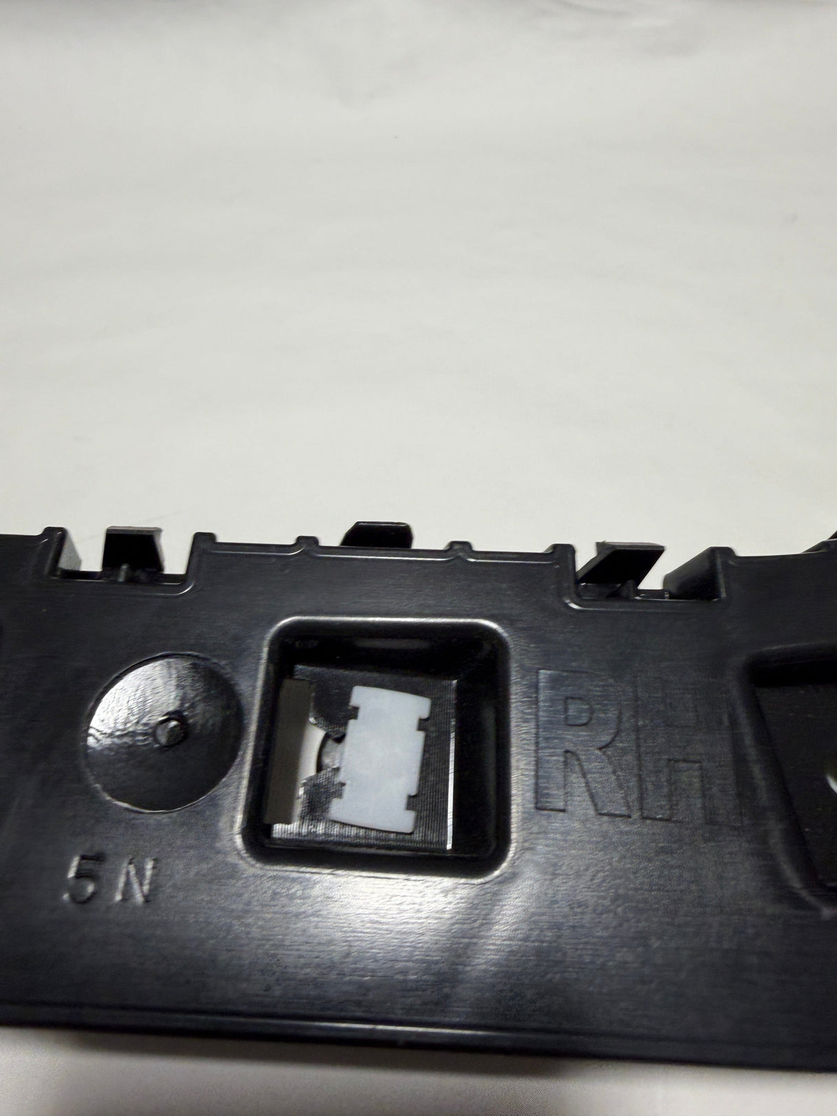 CL-0925-LB5Z-17D942-C-J5 2023-2025 Ford Explorer XL,Limited,Platinum Passenger Side Rear Bumper Bracket  OEM