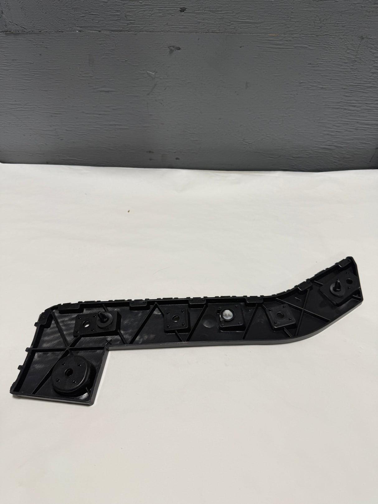 CL-0925-LB5Z-17D943-C-J5 2023-2025 Ford Explorer XLT. Limited, Platinum Driver Side Rear Bumper Bracket OEM