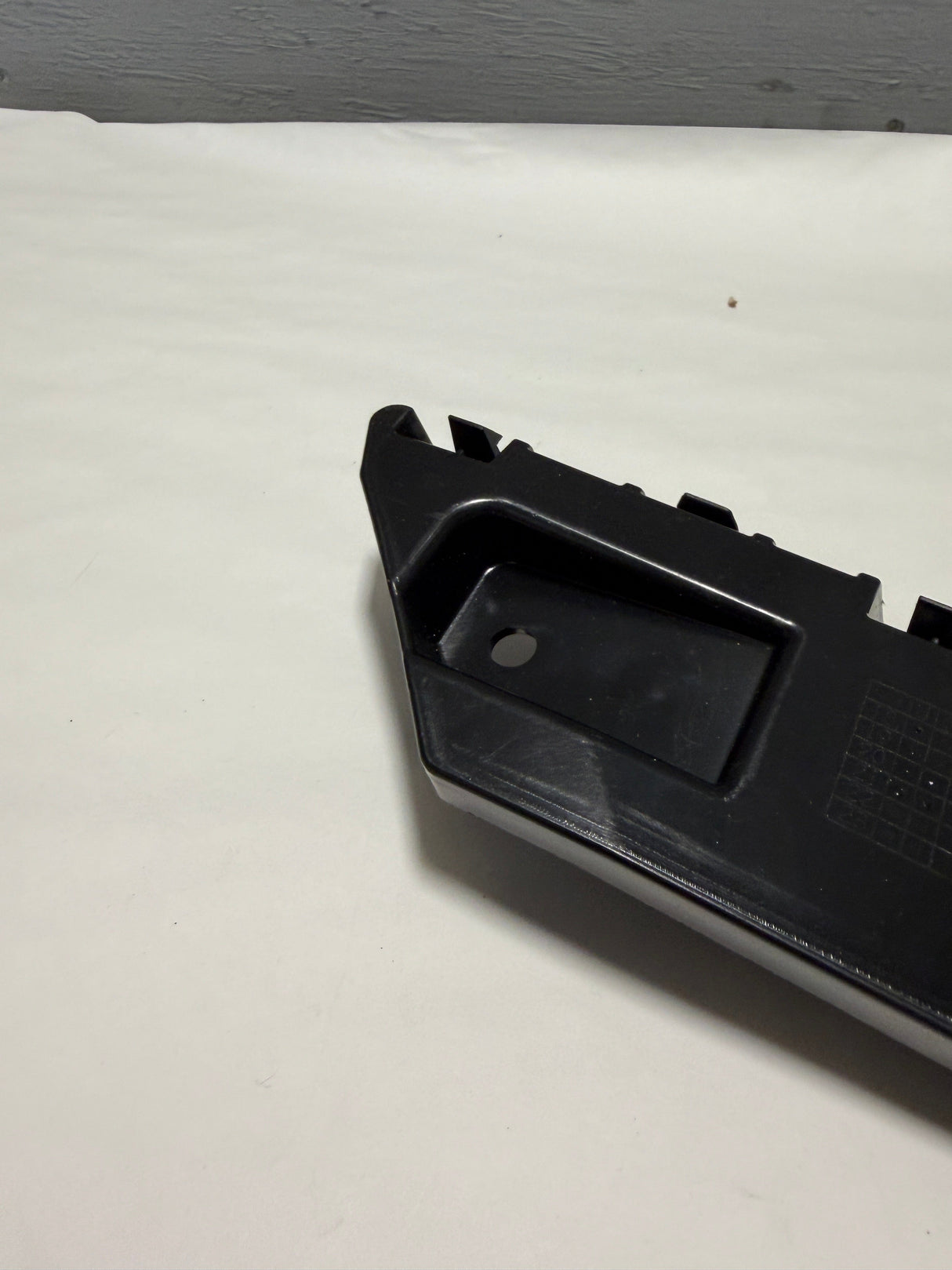 CL-0925-LB5Z-17D943-C-J5 2023-2025 Ford Explorer XLT. Limited, Platinum Driver Side Rear Bumper Bracket OEM