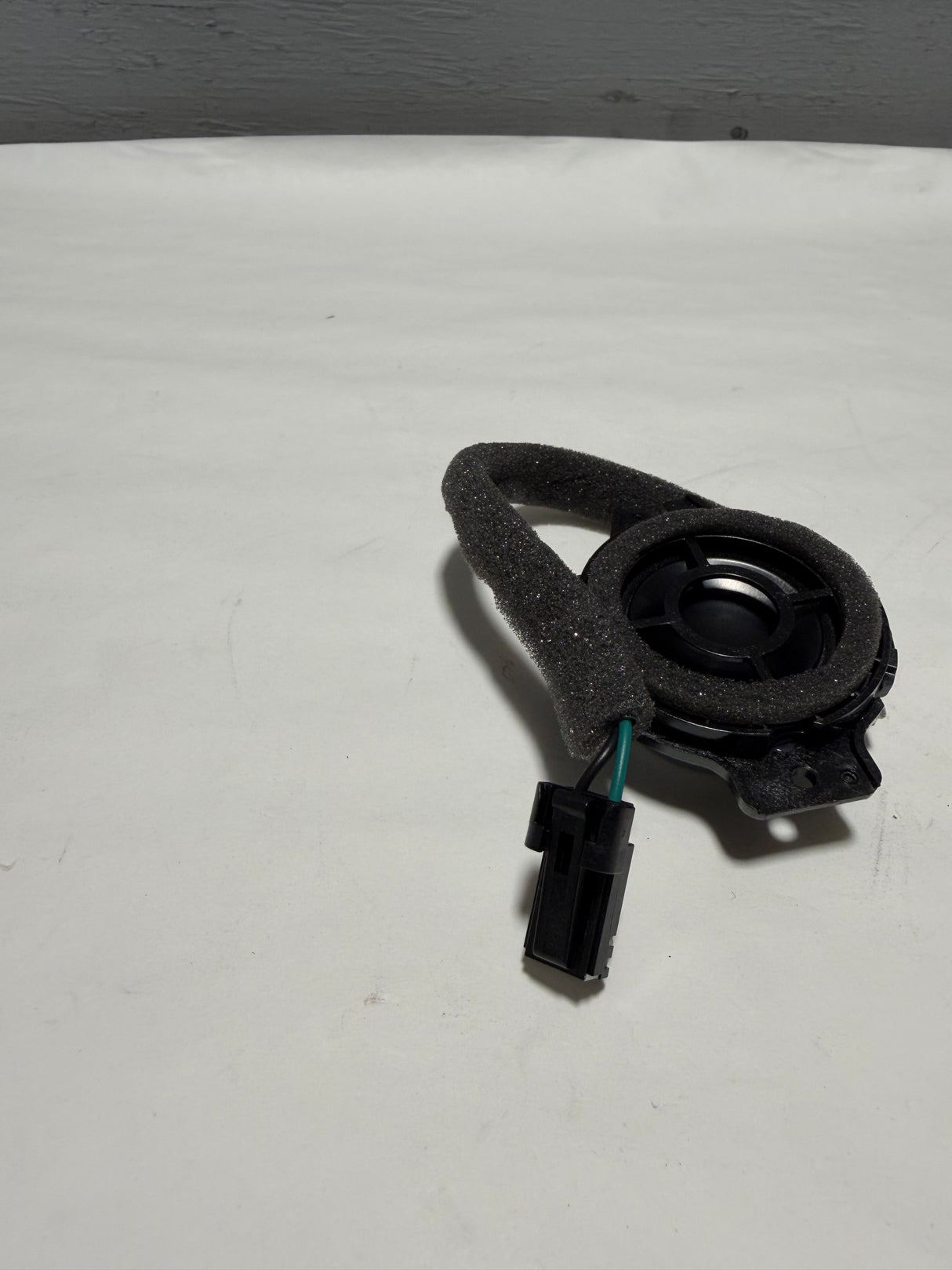 MU5Z-18808-XA 2023-2025 Ford F-250 F-350 (1)Overhead Speaker for 18 Speaker System OEM