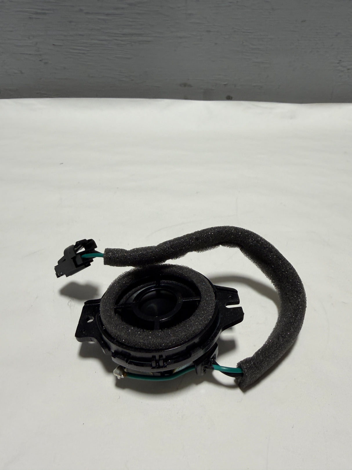 MU5Z-18808-XA 2023-2025 Ford F-250 F-350 (1)Overhead Speaker for 18 Speaker System OEM