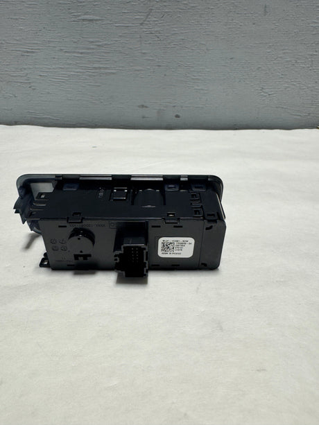ML3Z-11654-BC 2023-2025 Ford F-250 F-350 Dashboard Headlamp / Fog Light Switch OEM