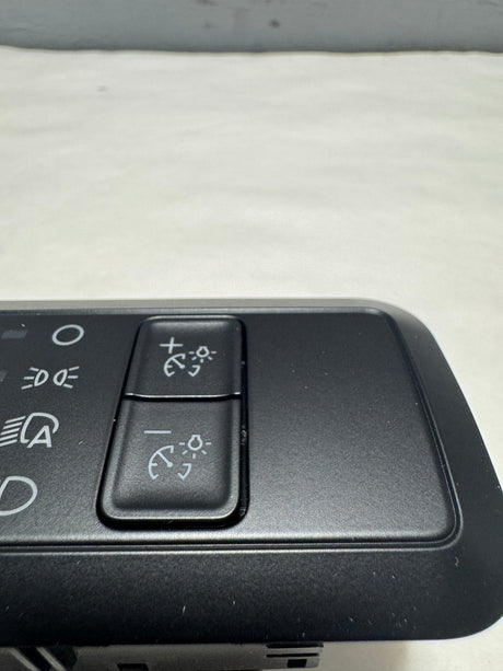 ML3Z-11654-BC 2023-2025 Ford F-250 F-350 Dashboard Headlamp / Fog Light Switch OEM