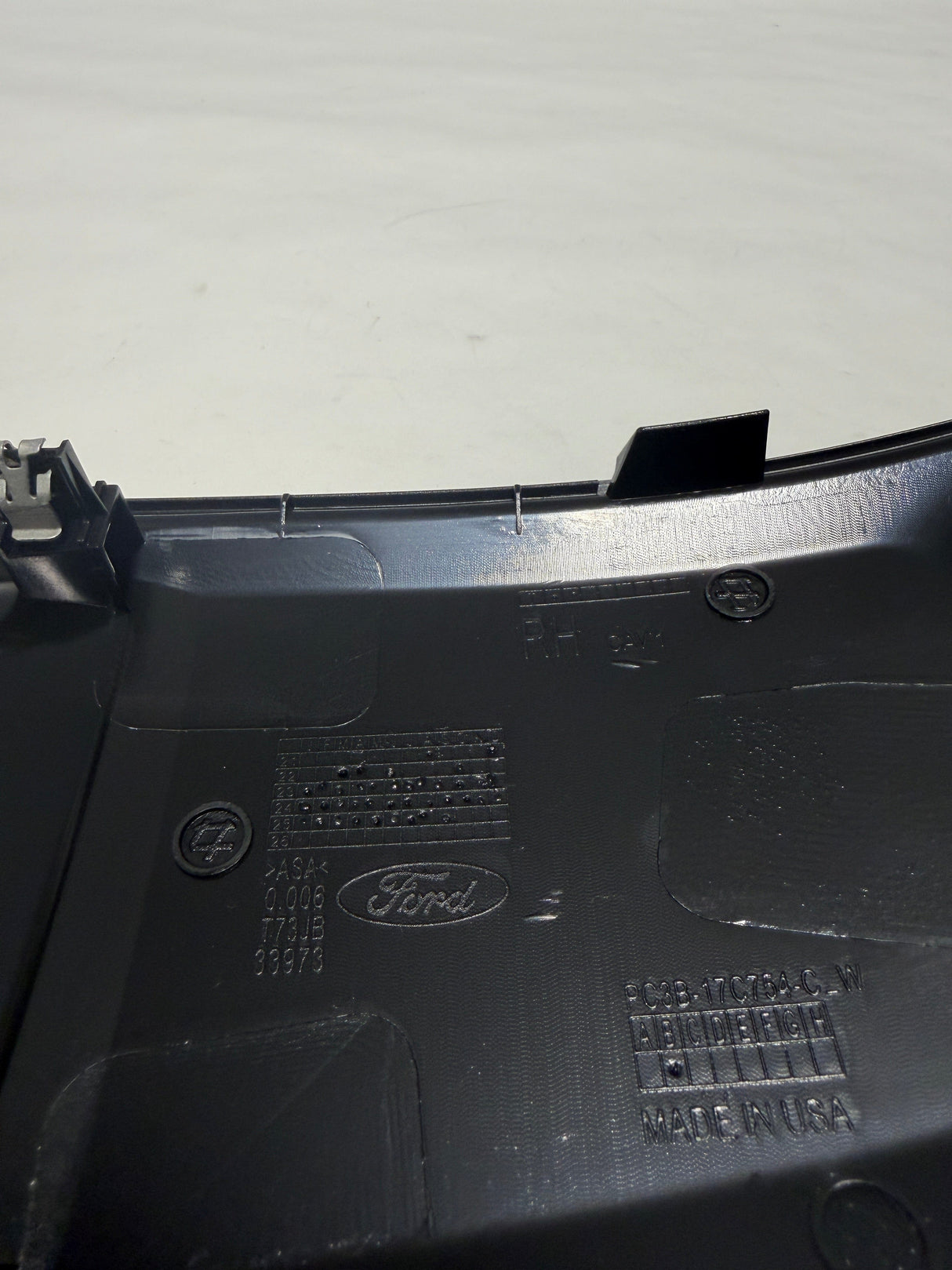 PC3Z-17C754-CA 2023-2025 Ford F-250/F-350 XL. XLT. Lariat Passenger Side LED Fog Light Trim Bezel