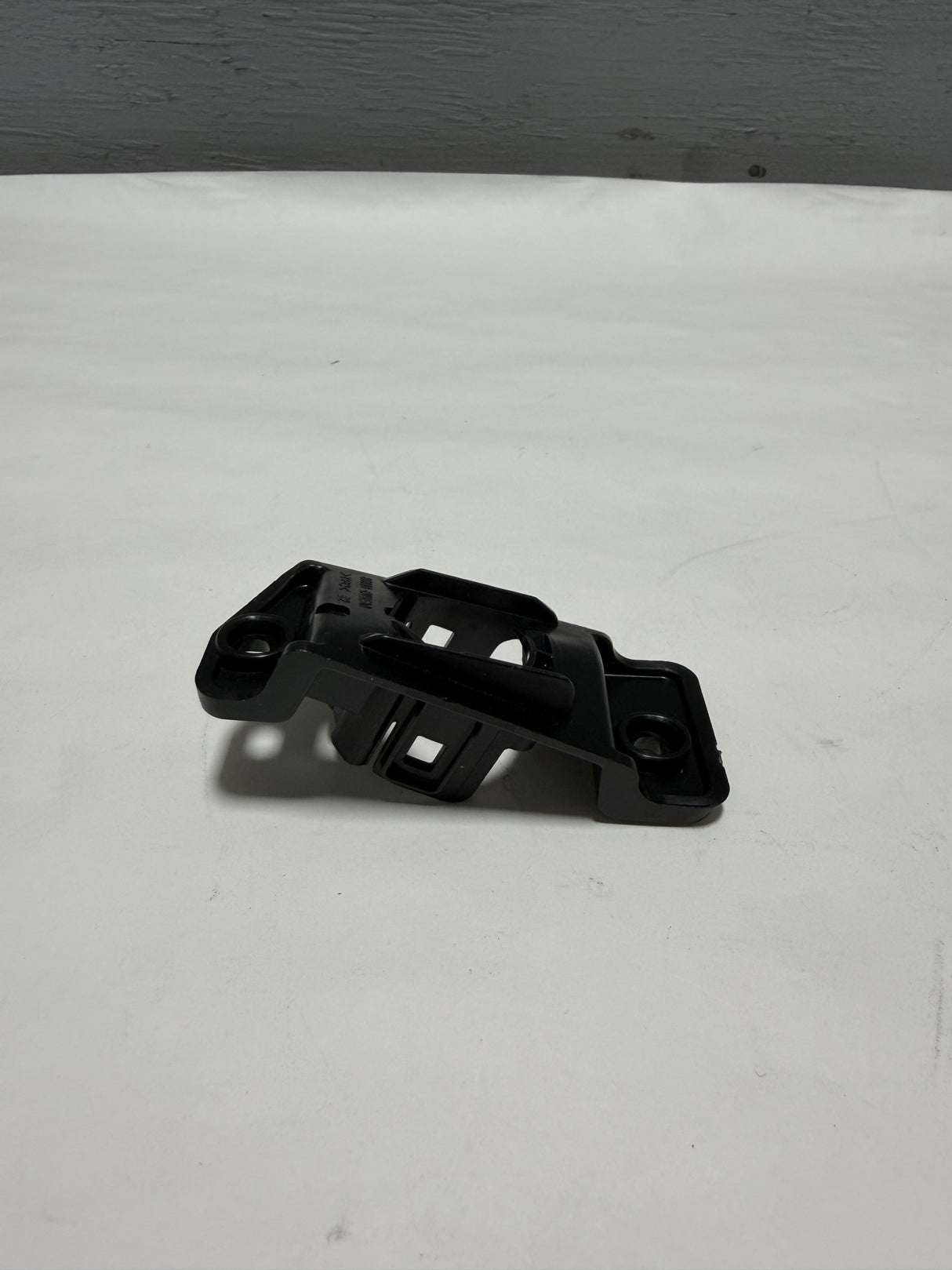 86681-DWEA0 2023-2025 Kia Sportage X-Line Rear Bumper Park Sensor Holder OEM