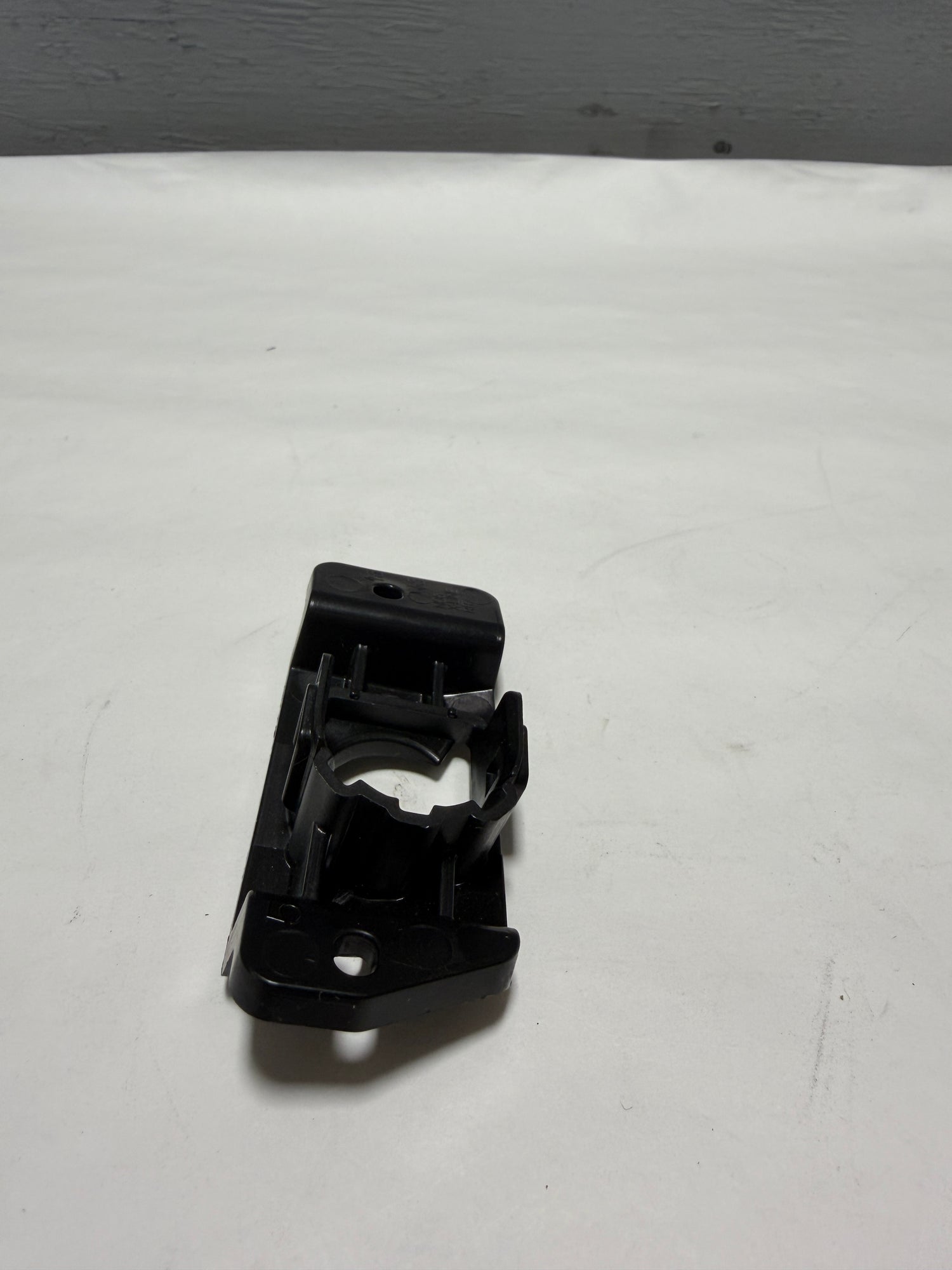 86681-DWEA0 2023-2025 Kia Sportage X-Line Rear Bumper Park Sensor Holder OEM