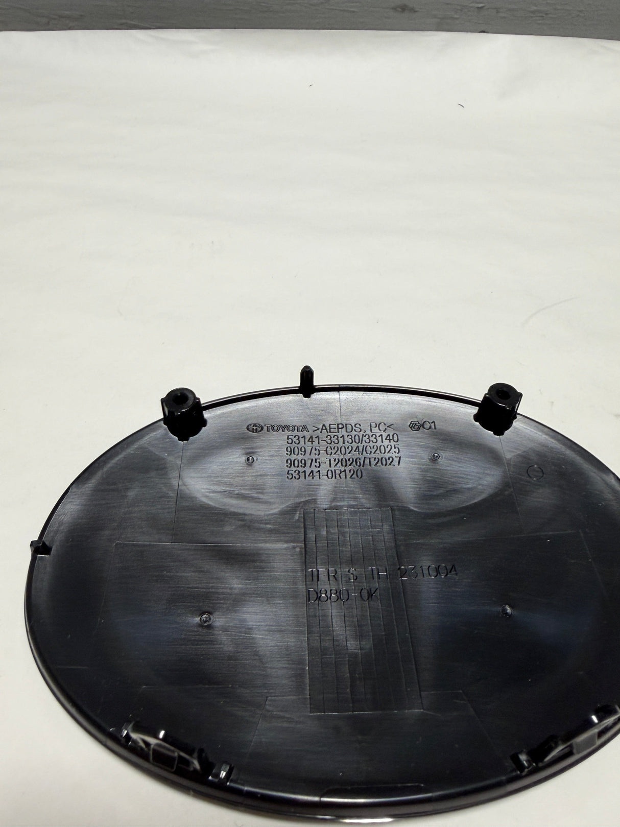 CL-1025-53141-33130-D3 2025 Toyota Rav4 Hybrid Front Grille Emblem 53141-0R150 / 53141-33130 New OEM