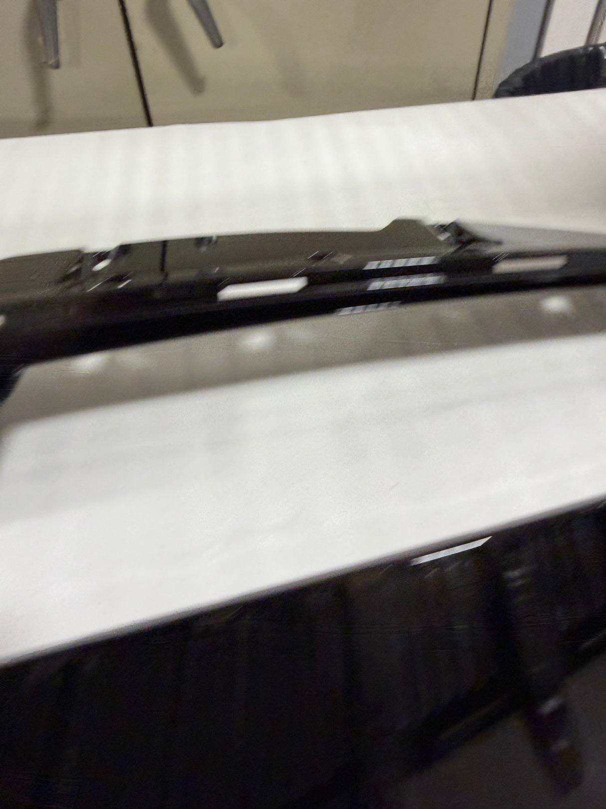 CL0925-86815387-G23 23-24 Cadillac Escalade V Pass Side Fog Light Bezel OEM