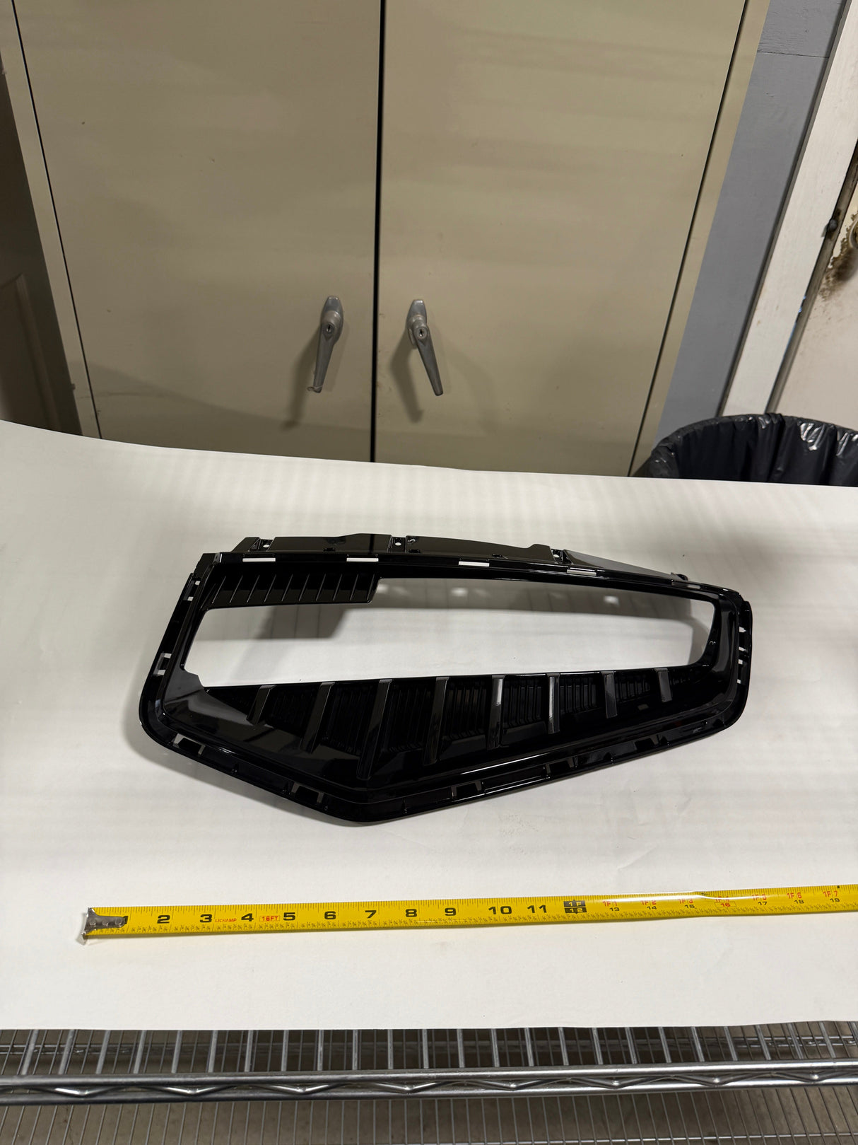 CL0925-86815387-G23 23-24 Cadillac Escalade V Pass Side Fog Light Bezel OEM