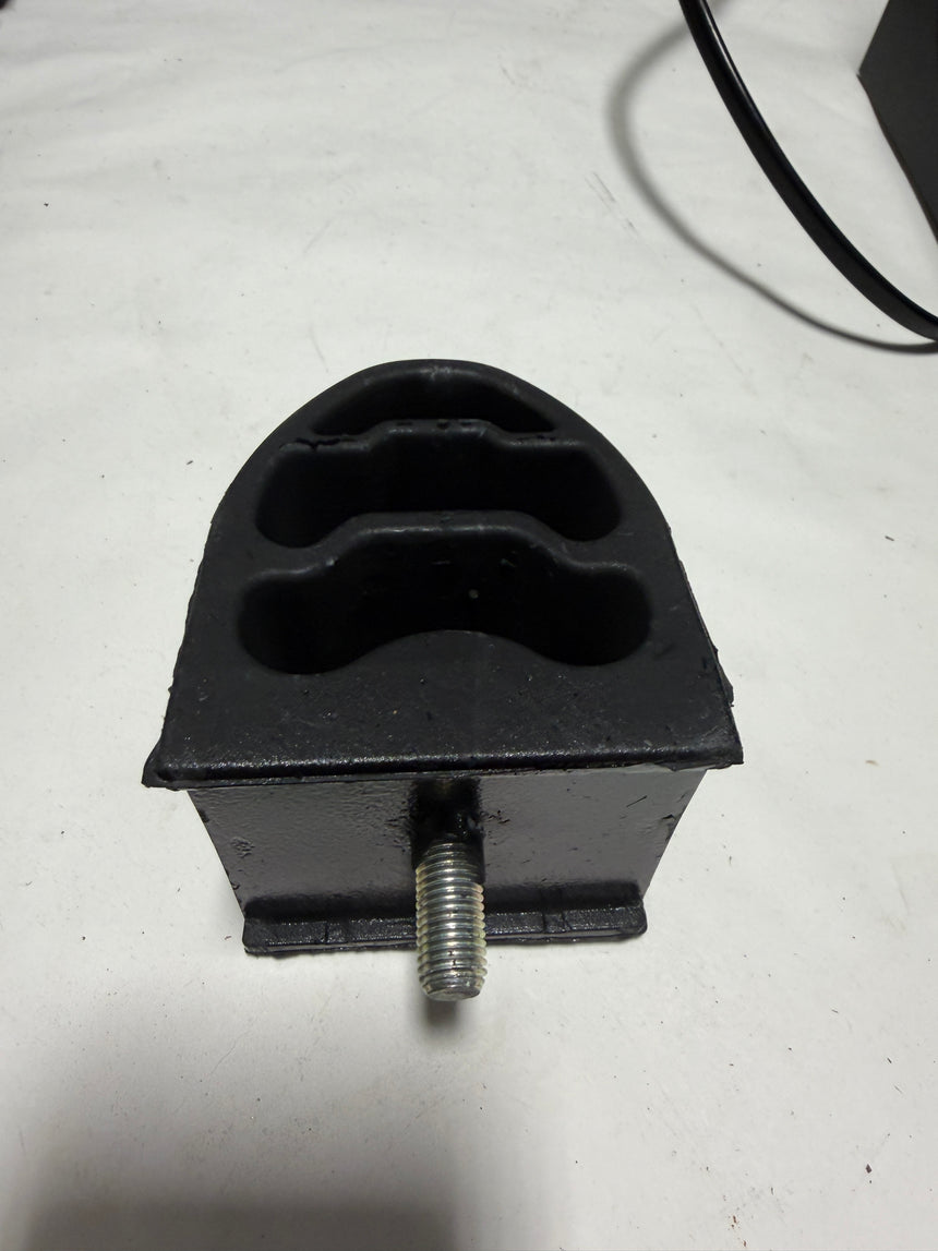 2014-2019 Nissan NV200 Taxi Genuine OEM Rear Leaf Spring Silencer (1)