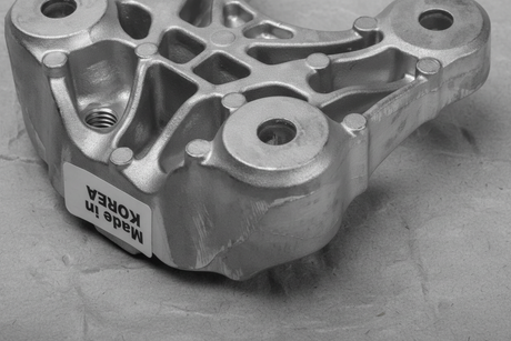 2020-2025 Silverado Suburban Tahoe Sierra Yukon Escalade OEM Passenger Side Mount Bracket 3.0L Diesel