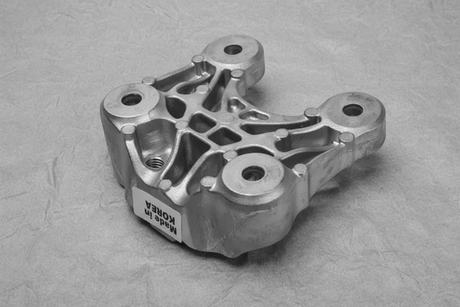 2020-2025 Silverado Suburban Tahoe Sierra Yukon Escalade OEM Passenger Side Mount Bracket 3.0L Diesel