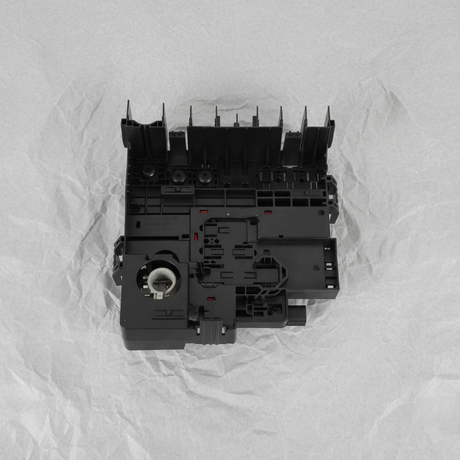 2019-2023 Chevrolet GMC Silverado Sierra Engine Distribution Fuse Block Genuine OEM