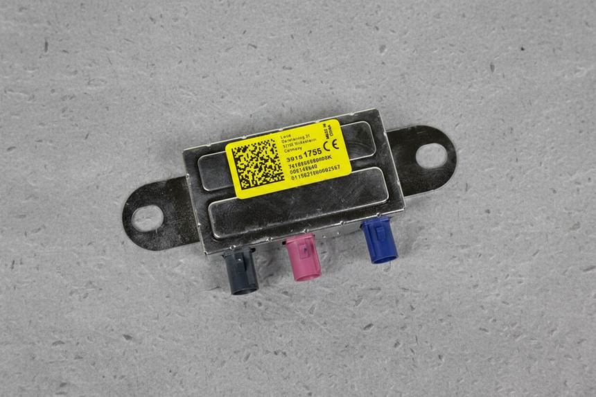 2019 Cadillac XT5 OEM Navigation Satellite Radio Splitter
