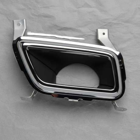 2017-2019 Cadillac XT5 Platinum Driver Side Exhaust Tip Genuine OEM - Macro Detail