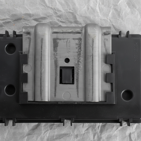 2015-18 Nissan Murano OEM Power Liftgate Control Module - Middle Detail