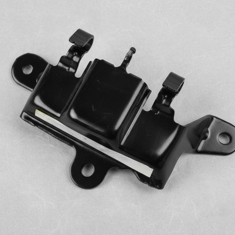 2011-2016 Ford F-150 Rear Engine Cover Bracket 3.5L Turbo Genuine OEM - Middle Macro Crop