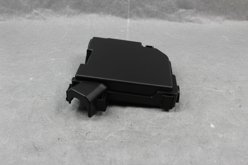 2019-2023 Nissan Altima OEM Engine Fuse Relay Box Cover 2.0L 2.5L