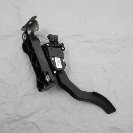 2016-2018 Nissan Titan Titan XD Pedal Travel Sensor Accelerator OEM - Full View Angle 2