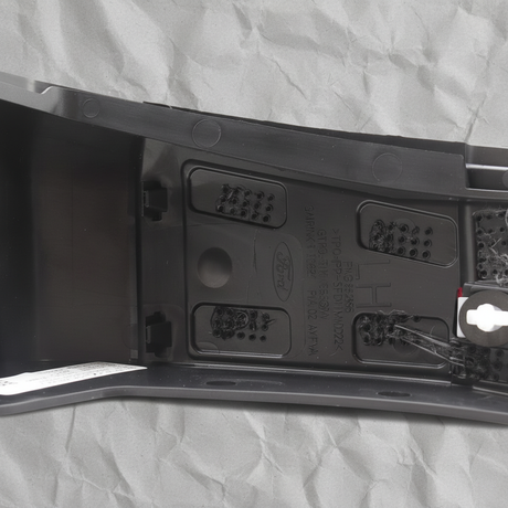 Ford Edge Front Lower Fender Molding Bottom Detail 2