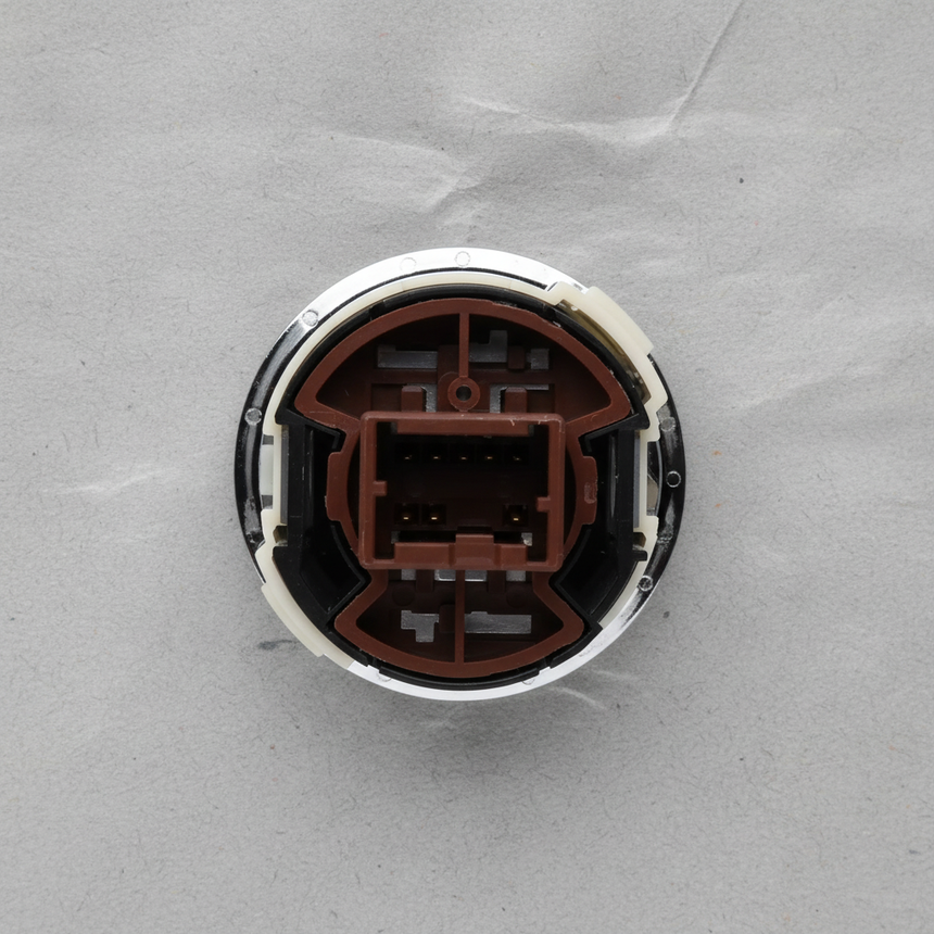 Ignition Switch Middle Crop 2