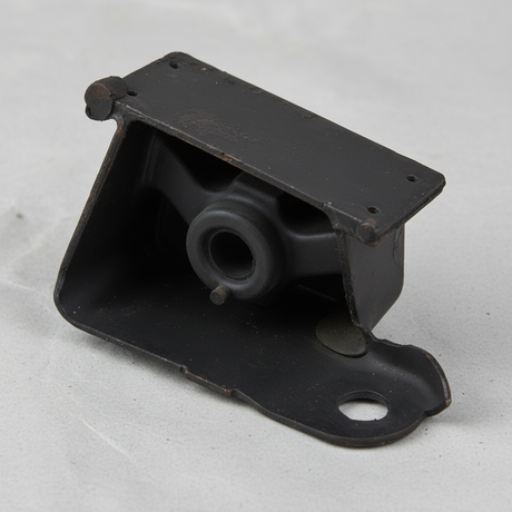 2007-18 Nissan Altima Genuine OEM Exhaust Mounting Bracket 2.5L V6 Macro Crop