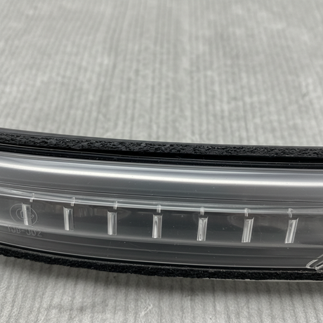 Mirror Turn Signal Lamp - Top Detail 1