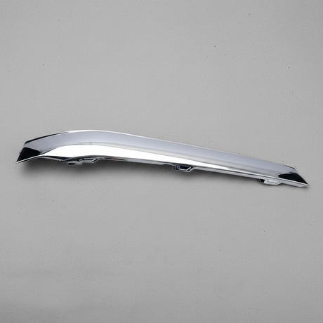 2022-2023 Chevrolet Traverse Fog Lamp Chrome Bezel Trim - Front Face Detail