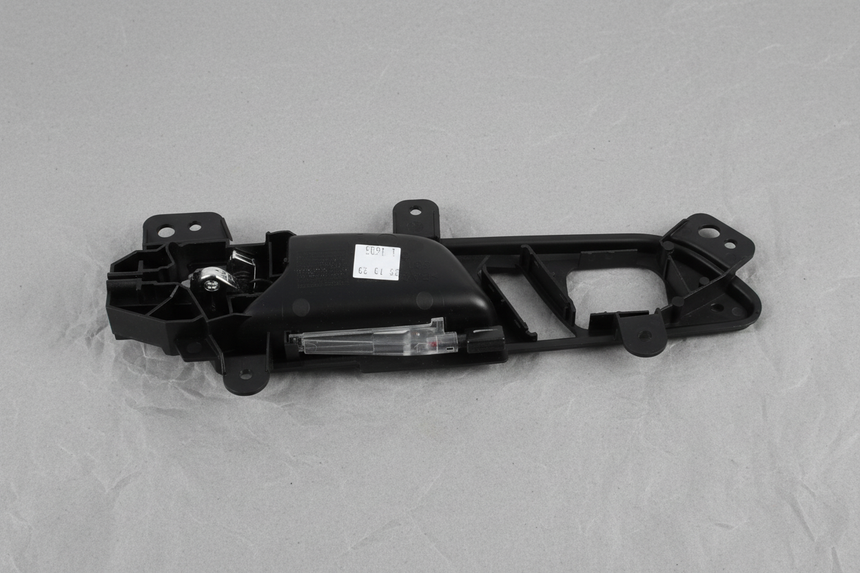 2012-2015 Volkswagen Passat Driver Interior Door Handle No Keyless OEM