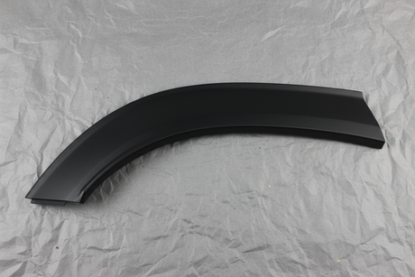 Chevrolet Trailblazer passenger rear wheel open molding full view