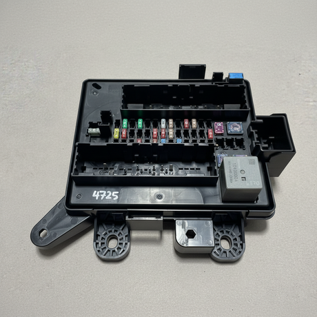 2016-2017 Camaro Rear Fuse Box Number On Current Box Must Be 4725