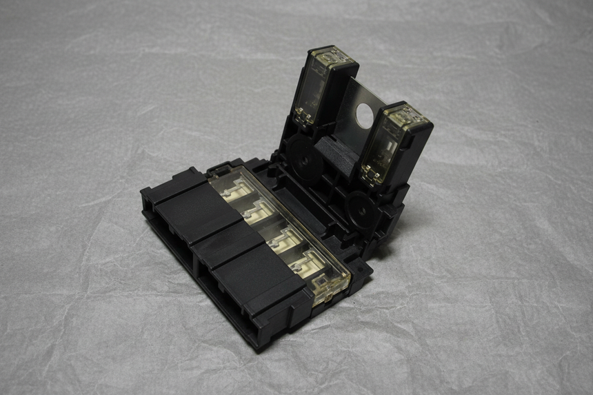 2017-2024 Nissan Armada Positive Battery Fuse Circuit Breaker Connector OEM