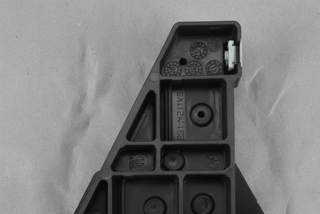 2014-2020 Jeep Cherokee Driver Side Cooling Module Bracket - Top Detail