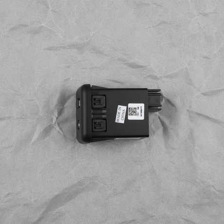 2015-19 Chevy Colorado GMC Canyon OEM Jet Black Multimedia Receptacle full view