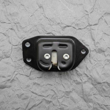2004-2015 Nissan Armada OEM Liftgate Latch Without Power Liftgate