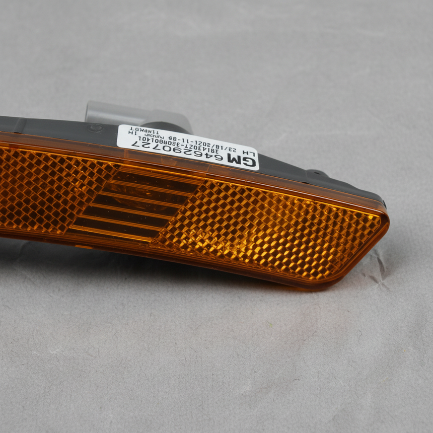 2018-2020 Buick Regal Driver Side Front Marker Lamp OEM - Top Detail