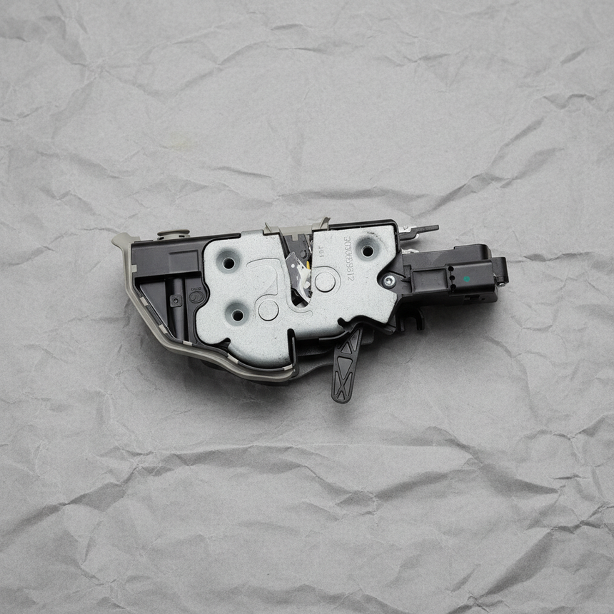 2020-2022 Ford F-250 F-350 F-450 F-550 OEM Driver Side Front Door Lock Actuator - Full View 1