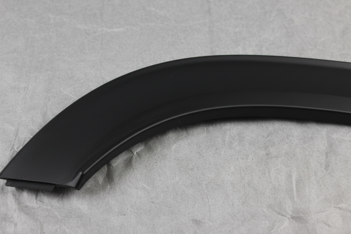 Chevrolet Trailblazer wheel molding center section macro detail