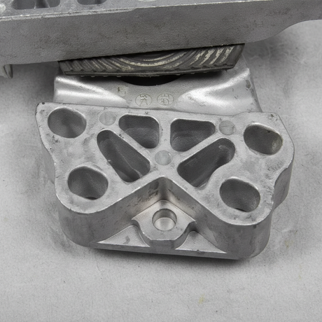 2010-2019 Ford Flex Taurus & Lincoln MKT MKS Front Engine Mount OEM - Bottom Detail