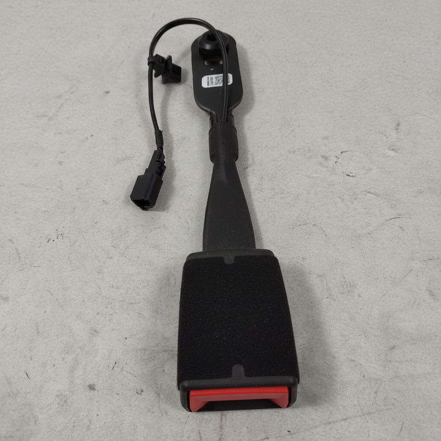 2019-2026 GM Escalade Silverado Suburban Sierra OEM Seat Belt Buckle Black - Middle Macro