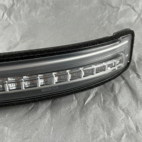 Mirror Turn Signal Lamp - Middle Detail 1