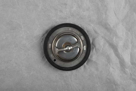 2004-2015 Nissan Altima Rogue Sentra Cube Versa Engine Thermostat OEM