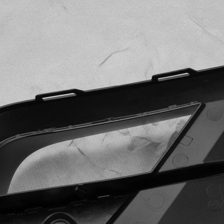 Volkswagen Tiguan Bumper Trim Top Detail 2