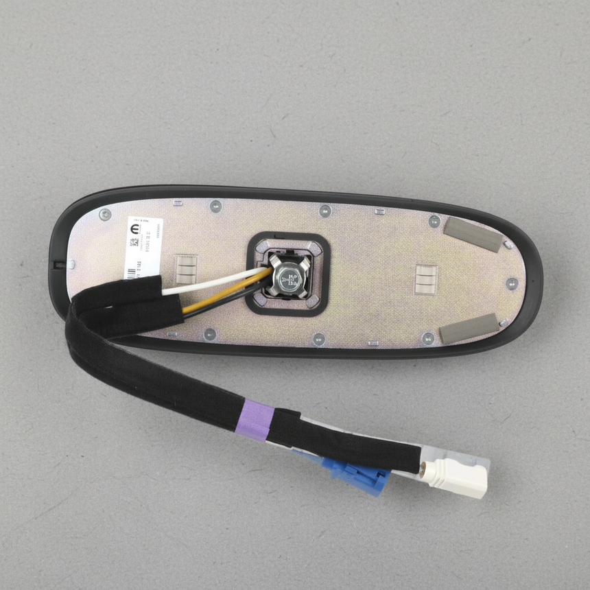 Image 2 - Macro Bottom - Roof Antenna